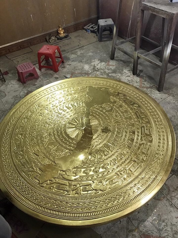 Mặt trống đồng đường kính 80cm mạ vàng, in bản đồ Việt Nam