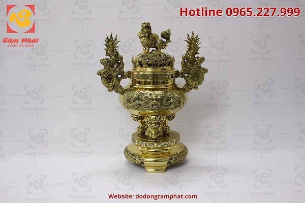 Đỉnh đồng tai rồng mạ vàng, cao 50cm đặt trên bàn thờ gia tiên