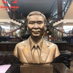 Tượng chân dung bằng đồng vàng đẹp sắc sảo, sống động