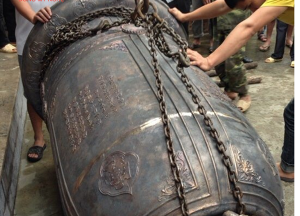 Chuông đồng Đại Hồng nặng 500kg hun đen giả cổ đúc trực tiếp tại đình chùa