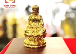 Tượng Phật A Di Đà bằng đồng thếp vàng cao 12cm đặt trên xe hơi