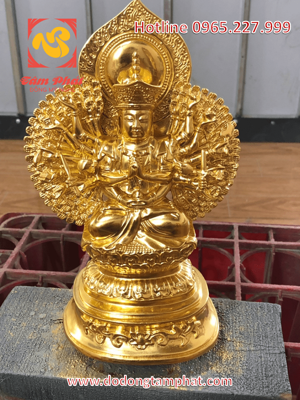 Tượng Phật bà Quan Âm Thiên Thủ Thiên Nhãn cao 30cm  bằng đồng thếp vàng