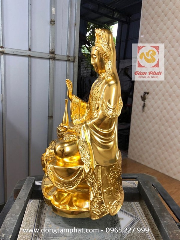 Tôn tượng Phật Quan Âm bằng đồng thếp vàng