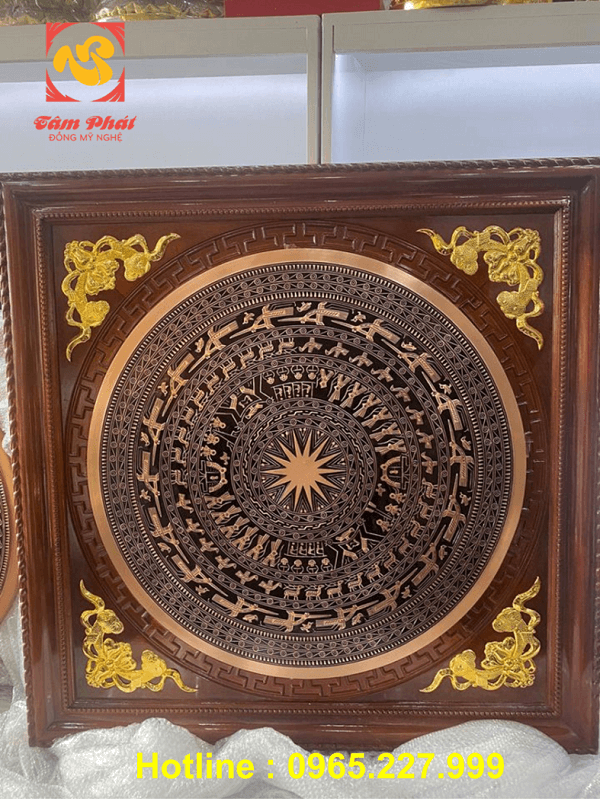 Mặt trống đồng đỏ đúc đường kính 80cm khung gỗ 1m1 lắp đặt tại nhà khách Hưng Yên