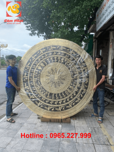 Mặt trống đồng phong thủy bằng đồng vàng đường kính 2m2