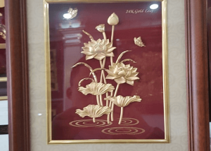 Tranh hoa sen phong thủy mạ vàng 24k tinh xảo giàu ý nghĩa