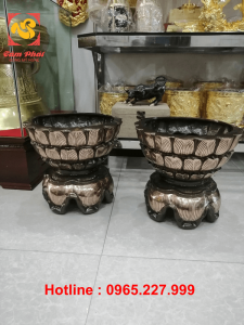 Bát hương đồng đỏ kiểu dáng độc đáo đường kính 33cm cao 30cm