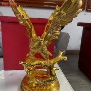 Tượng đại bàng phong thủy độc đáo bằng đồng mạ vàng cao 50cm