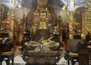 Bàn giao tượng đồng Phật Thích Ca cao 3m nặng 3 tấn dát điểm vàng tại chùa Thiên Ấn, Quảng Ngãi